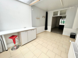 Location
Charmant studio avec cour privative