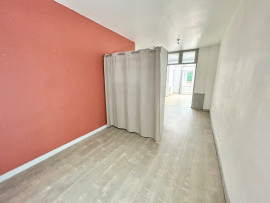 Location
Charmant studio avec cour privative