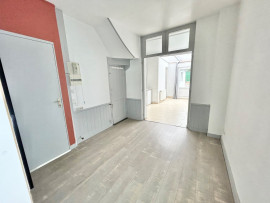 Location
Charmant studio avec cour privative