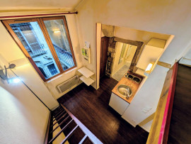 
                                                                                        Vente
                                                                                         Charmant studio avec mezzanine dans le vieux Lyon