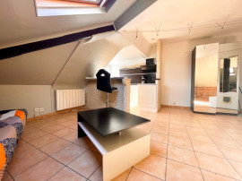 
                                                                                        Location
                                                                                         Charmant Studio en plein Centre-ville/ 30m2 au Sol