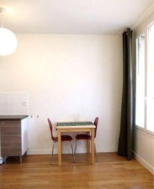 
                                                                                        Location
                                                                                         Charmant studio meublé de 23 m²