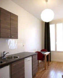 
                                                                                        Location
                                                                                         Charmant studio meublé de 23 m²