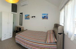 
                                                                                        Location
                                                                                         Charmant studio meublé, entièrement neuf