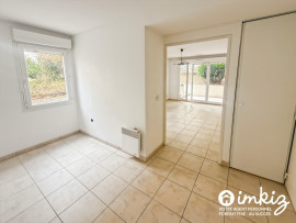 
                                                                                        Vente
                                                                                         Charmant T2 avec grand jardin privatif et garage