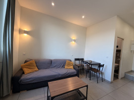 
                                                                                        Location
                                                                                         Charmant T2 meublé et rénové – 28 m²