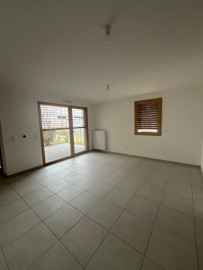 
                                                                                        Vente
                                                                                         Charmant T3 Rez de Jardin dans le Quartier Gran Trou - Lyon 8, 1100E/mois*