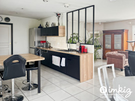 Vente
                                                                                Charmante maison 4 pièces