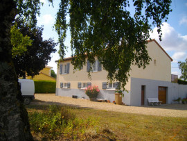 
                                                                                        Vente
                                                                                         Charmante maison de 102m² sur terrain de 2072m²