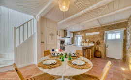 
                                                                                        Vente
                                                                                         Charmante maison de village à La Flotte-en-Ré