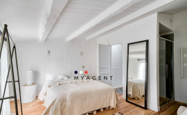 Vente
                                                                                Charmante maison de village à La Flotte-en-Ré