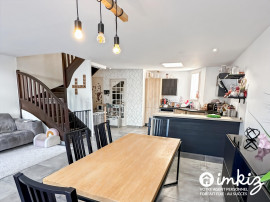 
                                                                                        Vente
                                                                                         Charmante maison mitoyenne de 4 pièces
