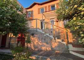 Vente
Charmante maison niçoise vue mer à Nice Est.