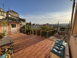 Vente
Charmante maison niçoise vue mer à Nice Est.