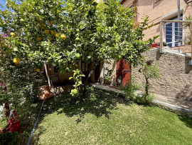 Vente
Charmante maison niçoise vue mer à Nice Est.