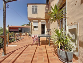 Vente
Charmante maison niçoise vue mer à Nice Est.