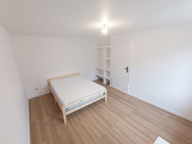 
                                                                                        Location
                                                                                         Charmante maison rénovée avec 3 chambres