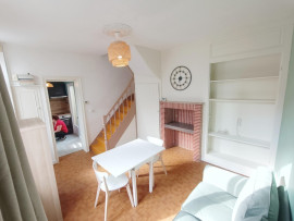 
                                                                                        Vente
                                                                                         Charmante maison T2 bis + cour Amiens St-Pierre