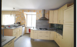 
                                                                                        Vente
                                                                                         Charmante propriété de 9 pièces