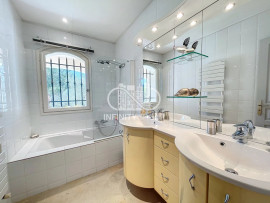 Vente
CHARMANTE VILLA AVEC PISCINE AU CALME PLASCASSIER VUE DEGAGEE SA
