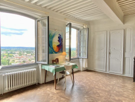 Vente
Château de Ville du 14ème siècle avec des vues