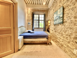 Vente
Château de Ville du 14ème siècle avec des vues