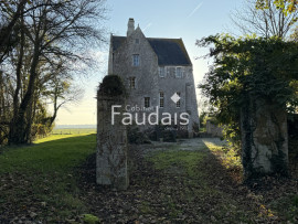 
                                                                                        Vente
                                                                                         Château en bordure des marais du Cotentin