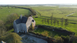
                                                                                        Vente
                                                                                         Château en bordure des marais du Cotentin