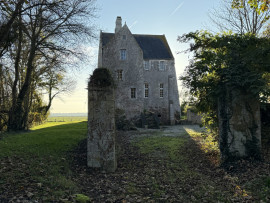 
                                                                                        Vente
                                                                                         Château en bordure des marais du Cotentin