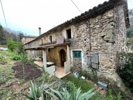 
                                                                                        Vente
                                                                                         Château XIV eme, XVIeme, et domaine arboricole