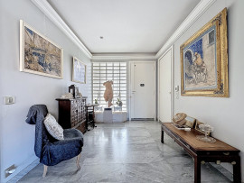 
                                                                                        Vente
                                                                                         Cimiez Historique – Dernier étage avec terrasse circulaire, vue mer et palais Belle Époque