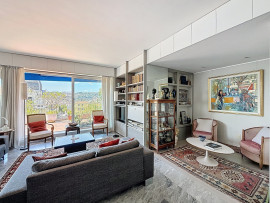 
                                                                                        Vente
                                                                                         Cimiez Historique – Dernier étage avec terrasse circulaire, vue mer et palais Belle Époque