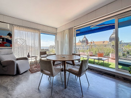 
                                                                                        Vente
                                                                                         Cimiez Historique – Dernier étage avec terrasse circulaire, vue mer et palais Belle Époque