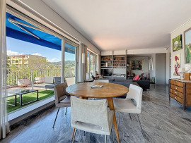 
                                                                                        Vente
                                                                                         Cimiez Historique – Dernier étage avec terrasse circulaire, vue mer et palais Belle Époque