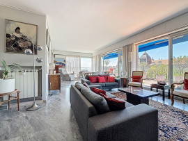 
                                                                                        Vente
                                                                                         Cimiez Historique – Dernier étage avec terrasse circulaire, vue mer et palais Belle Époque