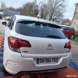 
                                                                                        Voiture
                                                                                         Citroën C4 II (NC_) 1.6 BlueHDi 120 (120Cv)