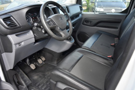 
                                                                                        Voiture
                                                                                         Citroën JUMPY III taille M 2.0 BlueHDI 150 S&S Driver BV6 - Attelage