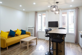 
                                                                                        Location
                                                                                         Cocon Capelette