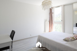 
                                                                                        Vente
                                                                                         Colline du Roy  T4 de 104,44 m2  Lumineux