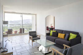 
                                                                                        Vente
                                                                                         Colline du Roy  T4 de 104,44 m2  Lumineux