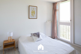 
                                                                                        Location
                                                                                         Collines du Roy