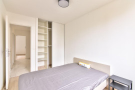 
                                                                                        Colocation
                                                                                         Coloc respectueuse St-Denis à 12min des transports