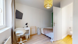 
                                                                                        Colocation
                                                                                         Colocation 5 chambres