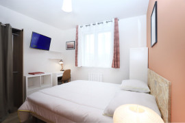
                                                                                        Colocation
                                                                                         Colocation 8 chambres