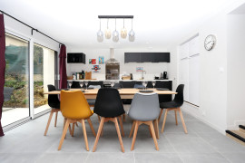 
                                                                                        Colocation
                                                                                         Colocation 8 chambres