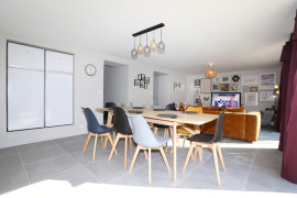 
                                                                                        Colocation
                                                                                         Colocation 8 chambres