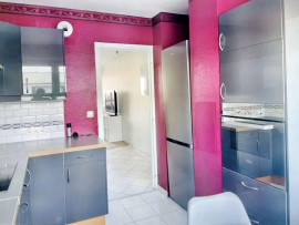 
                                                                                        Colocation
                                                                                         Colocation agréable à vivre, vue imprenable