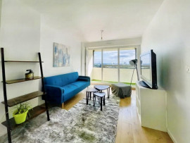 
                                                                                        Colocation
                                                                                         Colocation agréable à vivre, vue imprenable