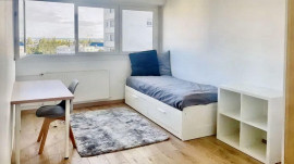 
                                                                                        Colocation
                                                                                         Colocation agréable à vivre, vue imprenable