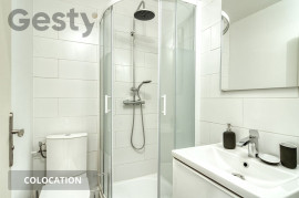 
                                                                                        Colocation
                                                                                         Colocation – Chambre avec accès balcon